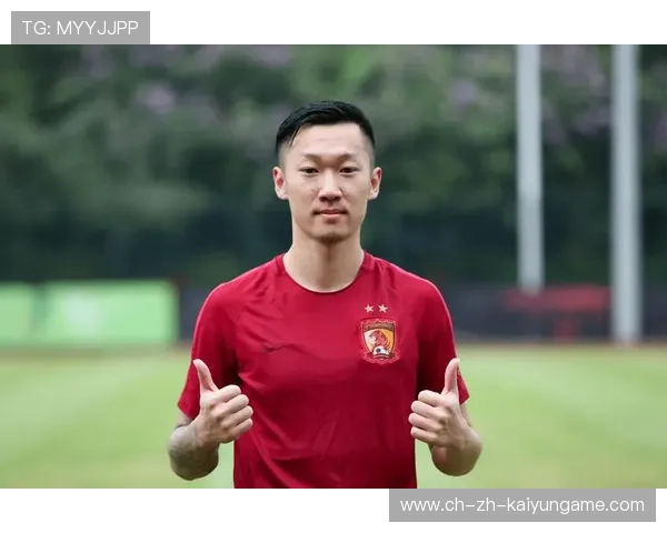 上海海港徐新助攻连连，李明中路破门，携手迎接胜利